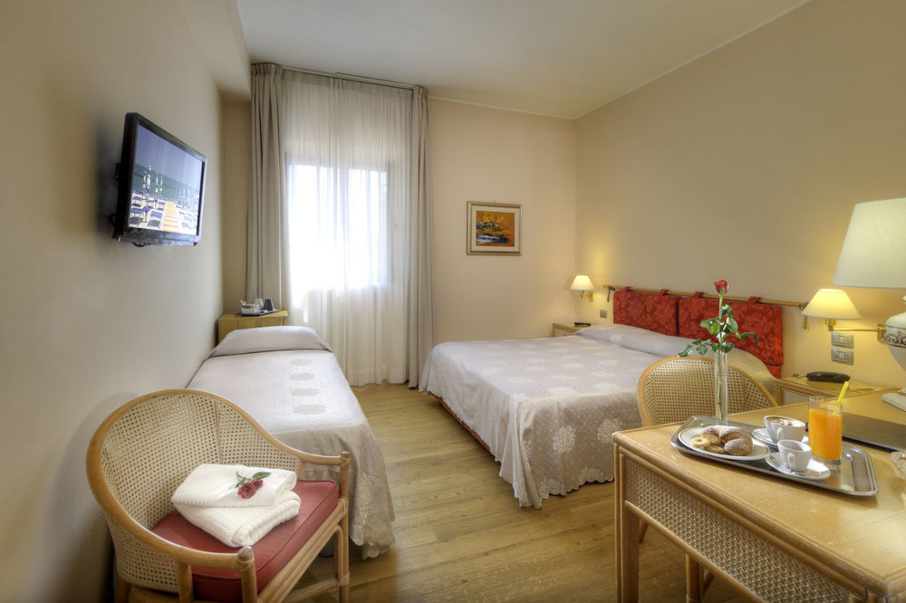 Hotel Enzo Porto Recanati Exterior photo