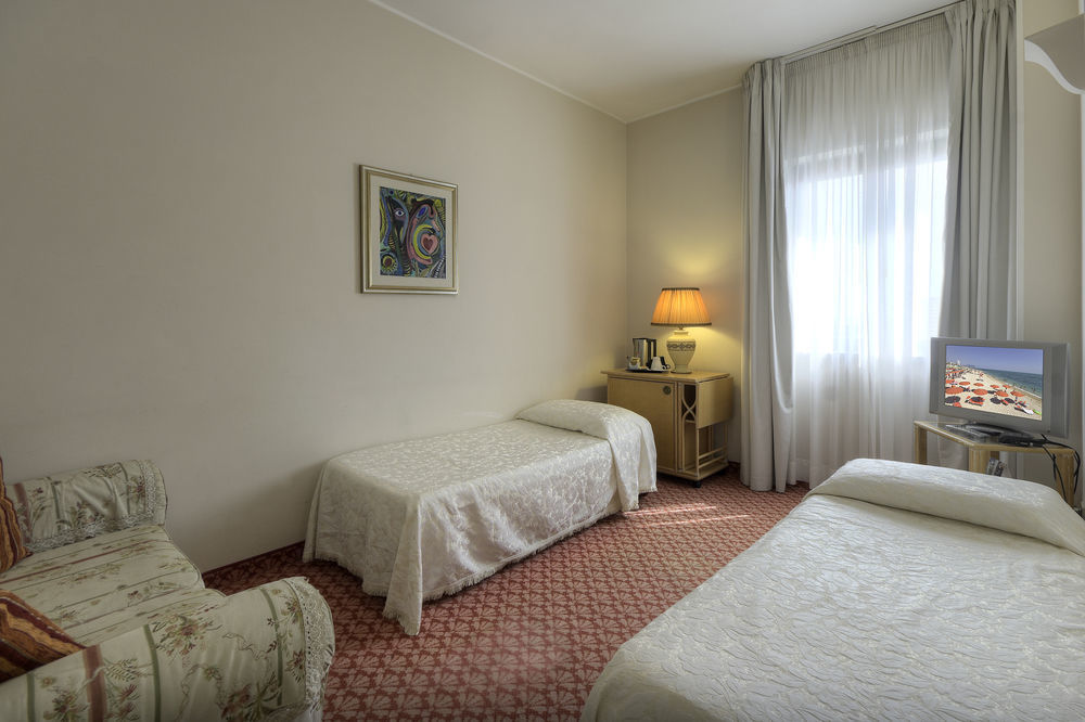 Hotel Enzo Porto Recanati Exterior photo